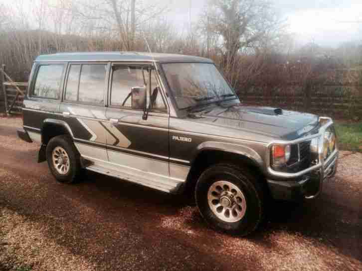 Classic 1990 MITSUBISHI PAJERO SHOGUN GREY 2.5 TD fully loaded great condition