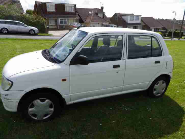 DAIHATSU CUORE AUTOMATIC, YEAR 2000, WHITE 4 DOOR 989CC NEW M.O.T