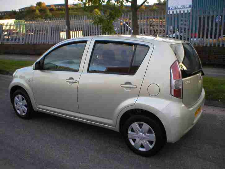 DAIHATSU SIRION 1.3 S 2007 5 DOOR METALLIC GOLD LONG MOT