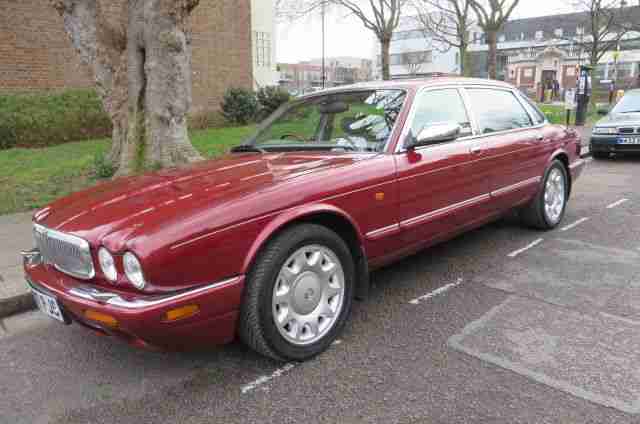 DAIMLER SUPER V8. Jaguar car from United Kingdom