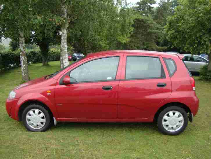 Daewoo Kalos 1.4 16v SX red cheap car low mileage 5 door reliable hatchback