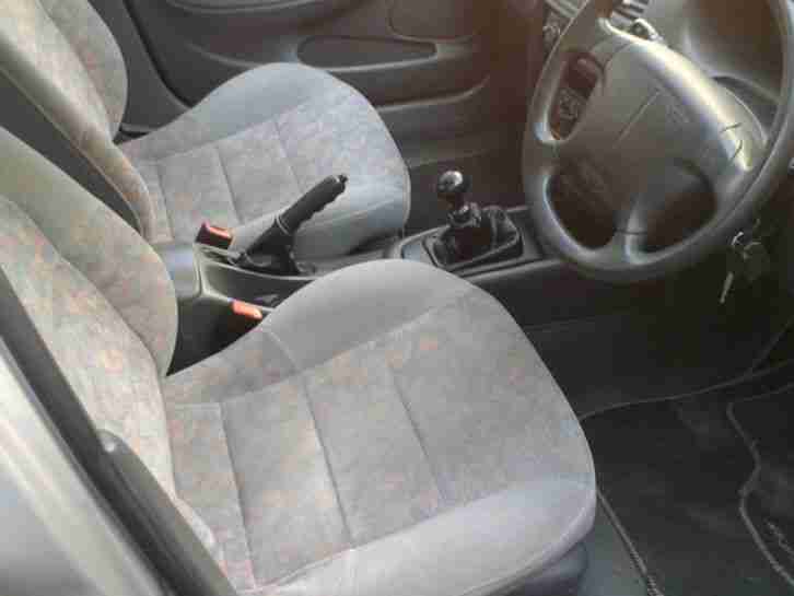Daewoo Nubira 2.0 CDX Saloon 1999 'V Plate