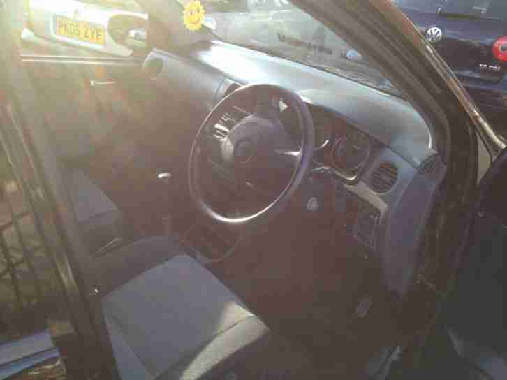 Daihatsu Charade 1.0 SL 2004 53000 miles £30 a year tax