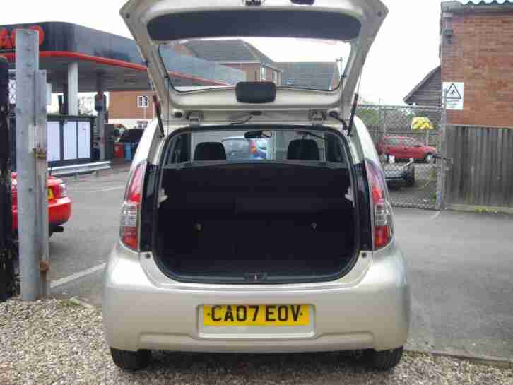Daihatsu Sirion 1.3 S 5dr Hatchback, 2007 (07) Gold