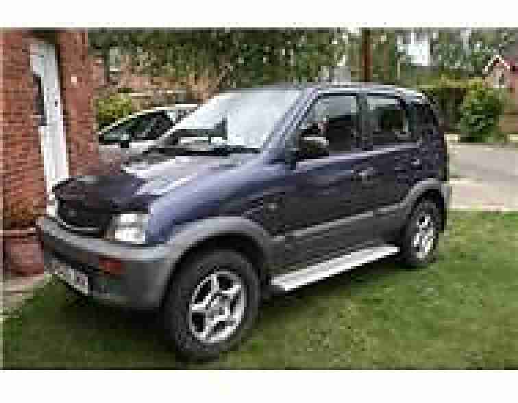 Daihatsu Terios Est, 1.3cc. 28,000 miles, 2 lady owners, new MOT. Dk blue/silver