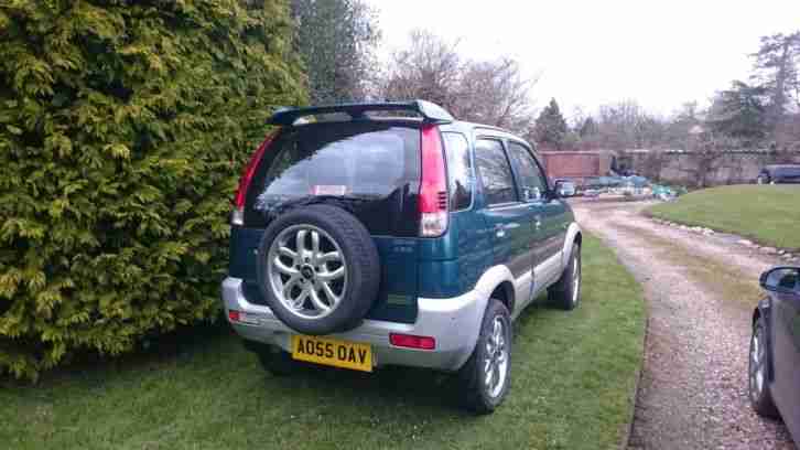 Daihatsu Terios Sport. 17" alloys, full spec air con.