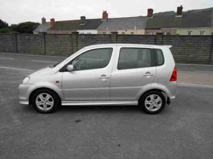 Daihatsu YRV 1.3 ( Premium Pack )