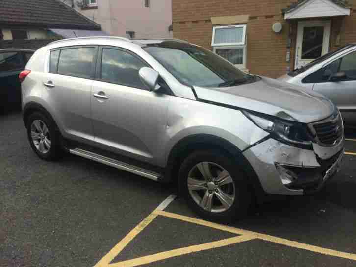 Damaged 2013 Kia Sportage 1.6 gdi Only 6300 miles from new, kat D wrriten off