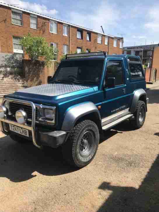 Diahatsu fourtrak T reg LEATHER 50mm lift light bars new mot