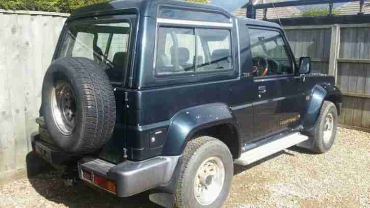 Diahatsu fourtrak tdx 7 seats 4x4