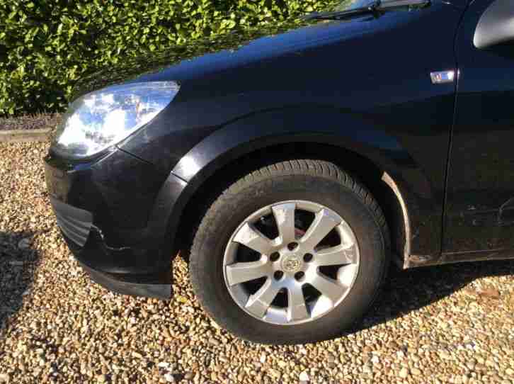 EY06 XGH VAUXHALL ASTRA 1.6 DIESEL BLACK DRIVES WELL, HIGH MILES