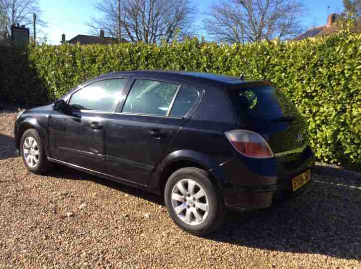EY06 XGH VAUXHALL ASTRA 1.6 DIESEL BLACK DRIVES WELL, HIGH MILES