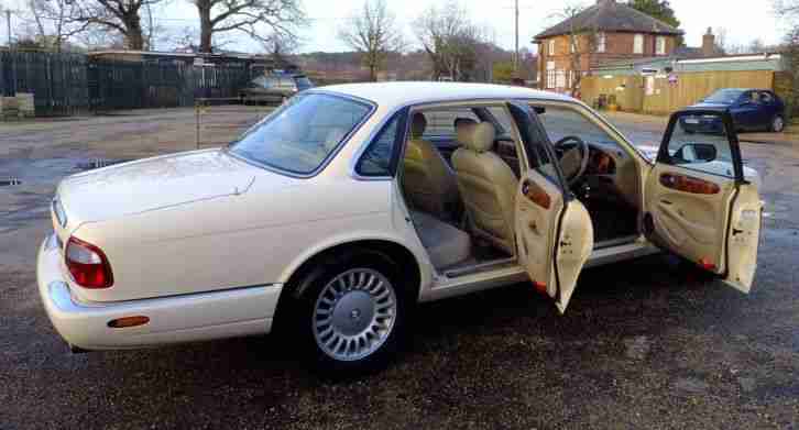 Ex Wedding Car Jaguar xj8 98