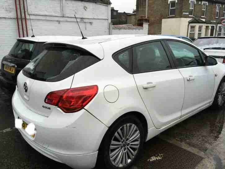 Exclusive Vauxhall Astra 1.3 ecoflex Diesel 2012 (61)