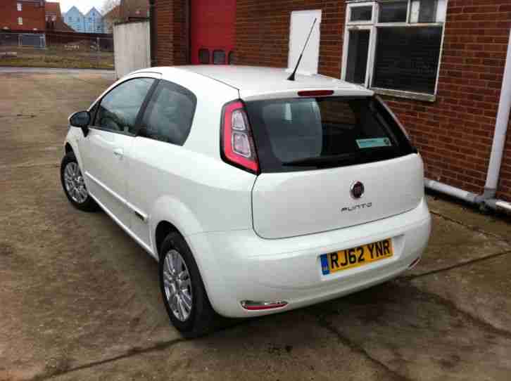 FIAT PUNTO 1.4 Automatic START-STOP 2013 2.600k