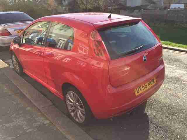 FIAT PUNTO SPORTING MULTIJET RED