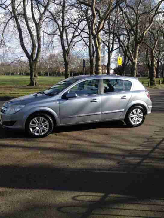 FOR SALE,VAUXHALL ASTRA 1.9CDTI 6 SPEED AUTO DESIGN SPORT IN GREAT CONDITION
