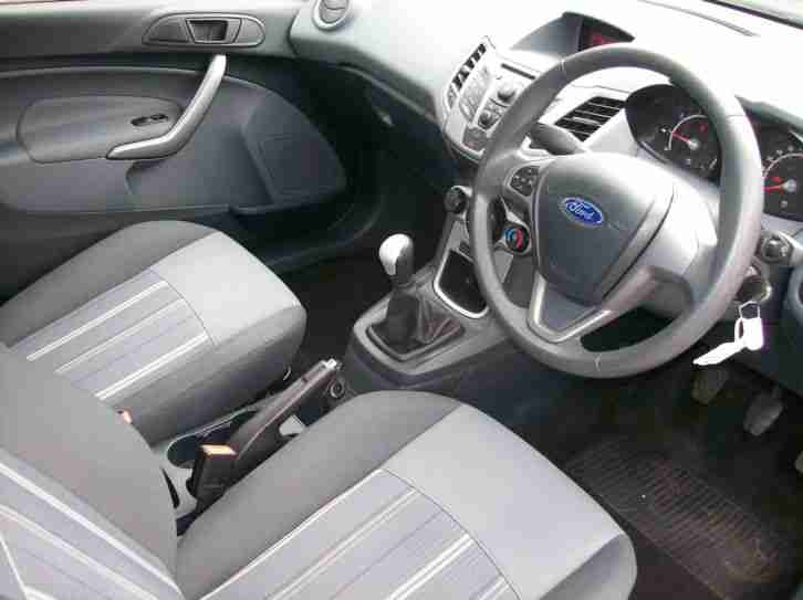 FORD FIESTA 1.25 EDGE 82 3 DOOR 2009 (59) 52,000 MILES AIR-CON