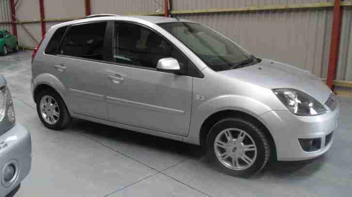 FORD FIESTA GHIA.1.4CC. SILVER.57 REG.FULL SERVICE HISTORY.FULL LEATHER TRIM.