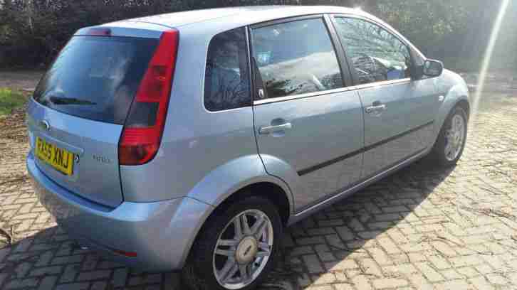 FORD FIESTA ZETEC GHIA - TOP SPEC- SUPERB EXAMPLE