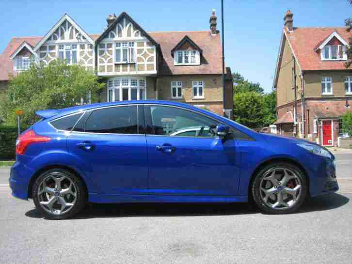FORD FOCUS ST-3 2.5 TURBO IN PERFORMANCE BLUE FULL LEATHER