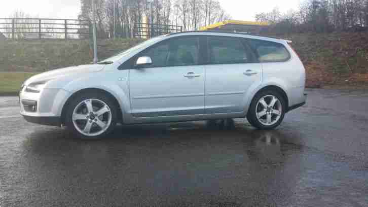 FORD FOCUS ZETEC CLIMATE ESTATE SILVER 2008