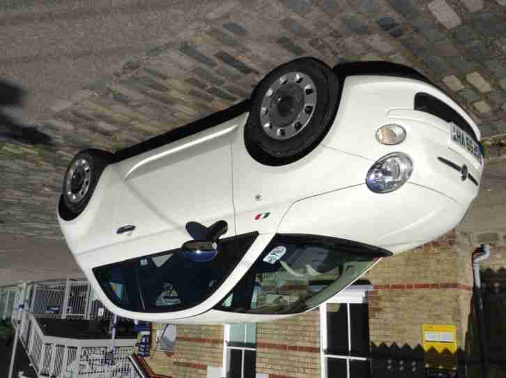 Fiat 500 pop white cream 2009, only 39000 miles full fiat service history