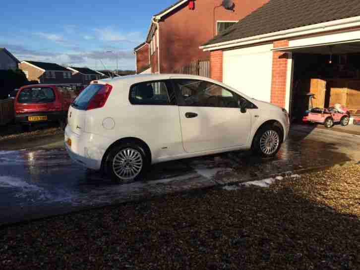 Fiat Grande Punto 1.2 ice white, low miles!