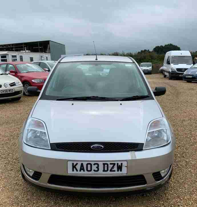 Ford Fiesta 1.4 Zetec 5dr - NEW MOT - LOW MILEAGE - IDEAL 1ST CAR - 2 KEYS