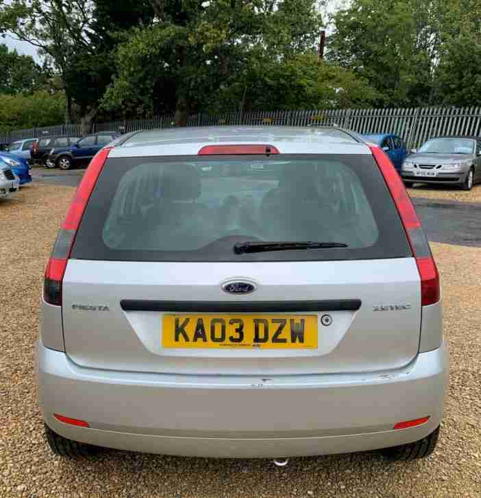 Ford Fiesta 1.4 Zetec 5dr - NEW MOT - LOW MILEAGE - IDEAL 1ST CAR - 2 KEYS