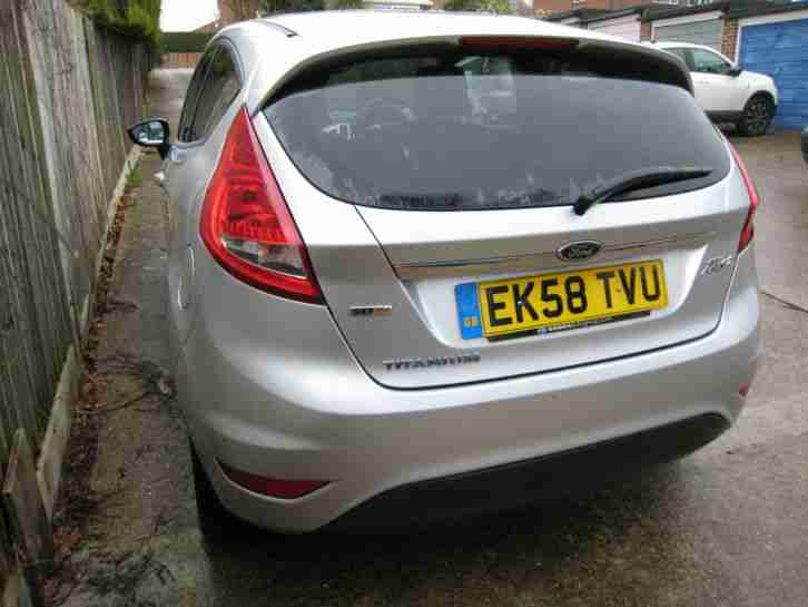 Ford Fiesta Titanium 1.6tdci lots of EXTRAS