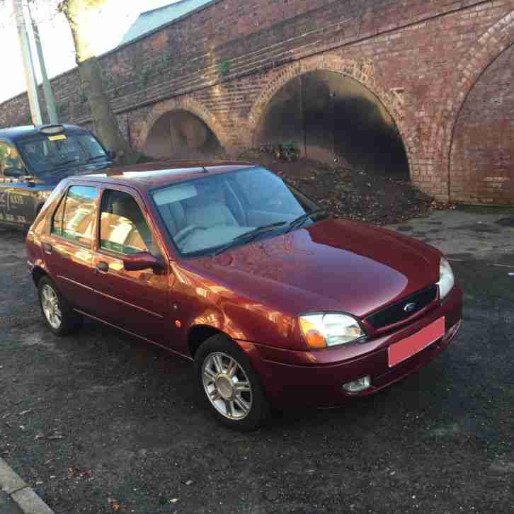 Ford Fiesta ghia, 1.6, 5 door, very low mileage, great condition
