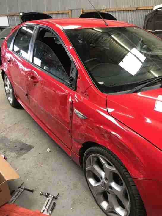 Ford Focus ST 225 breaking engine gearbox interior wheels bumpers
