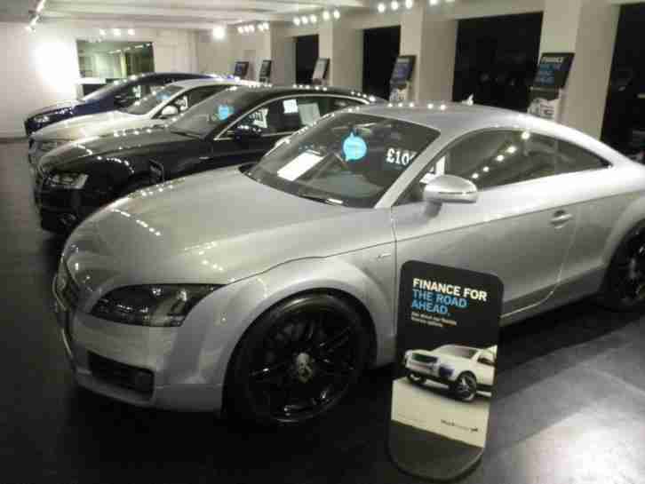 Ford Focus STYLE / Service History Inc Cam-Belt and Water Pump