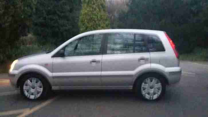Ford Fusion 1.4 2 5 door
