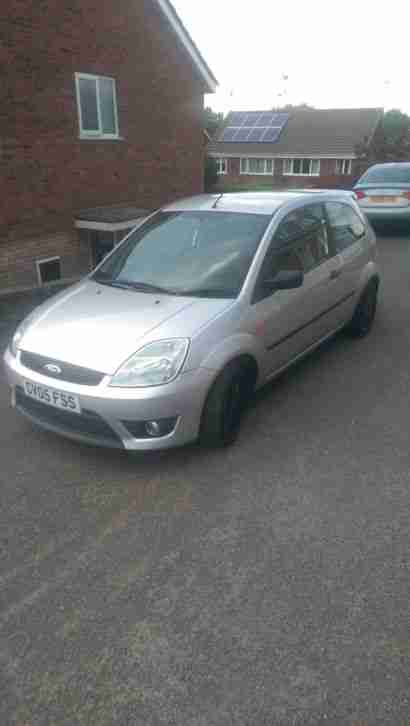 Ford fiesta zetec s.£2200ono