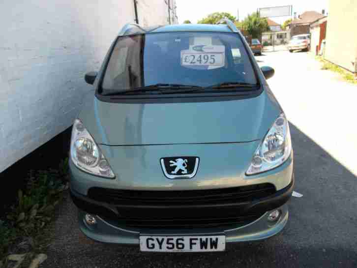 GY56 FWW. Peugeot 1007 dolce, 1.4l Electronic sliding doors. 3door hatchback.