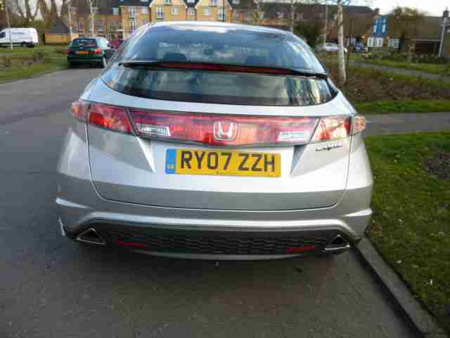 HONDA CIVIC 1.8i-VTEC EX 6-SPEED MANUAL