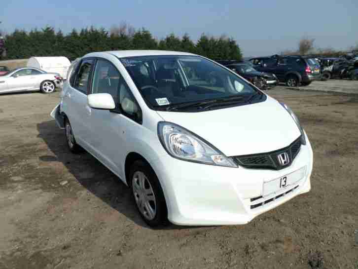 HONDA JAZZ I-VTEC 2013 DAMAGED SALVAGE REPAIRABLE