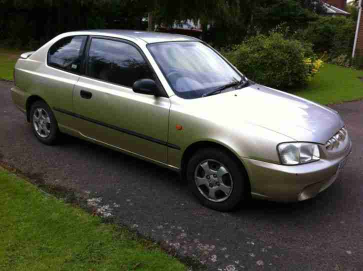HYUNDAI ACCENT 1.3i (2000 V REG) LOW MILEAGE 58K MOT END APR 16 GOLD