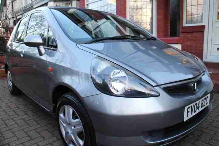 Honda Jazz 1.4 i-DSI SE CVT-7 Automatic,16k miles! 1 lady owner from new!