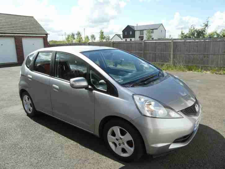 Jazz 1.4 i VTEC ES 5 Door PETROL SEMI