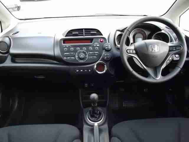 Honda Jazz 1.4 i-VTEC ES Plus 5 door