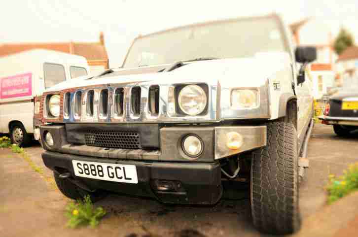 Hummer H2 White 2005 Limousine 16 Seater Passenger COIF