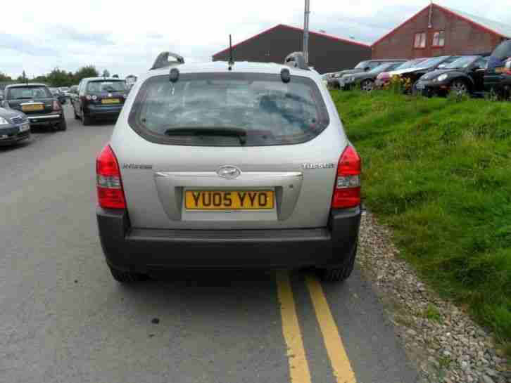 Hyundai Tucson 2.0 16v (4WD) CDX Station Wagon 5d 1975cc