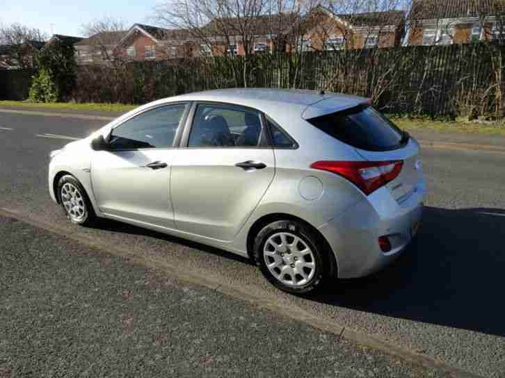 Hyundai i30 1.6CRDi 110ps Blue-Drive ISG Classic SILVER FREE ROAD TAX