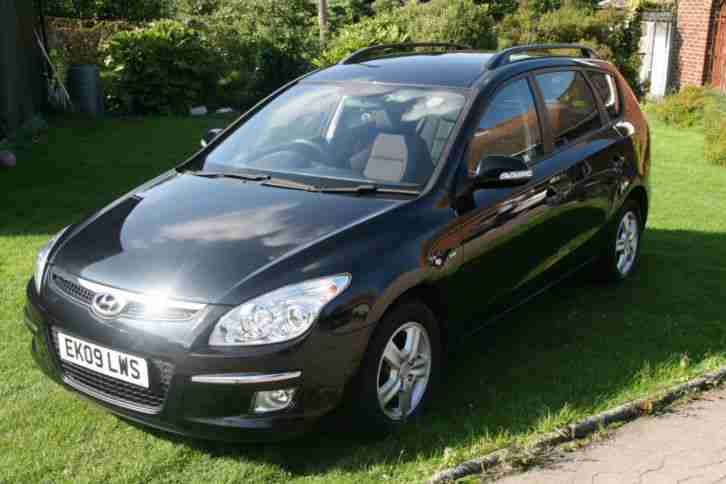 Hyundai i30 1.6CRDi Comfort ESTATE CAR, HISTORY,ALLOYS, R/RAILS, BLACK