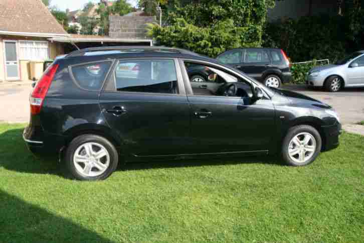 Hyundai i30 1.6CRDi Comfort ESTATE CAR, HISTORY,ALLOYS, R/RAILS, BLACK