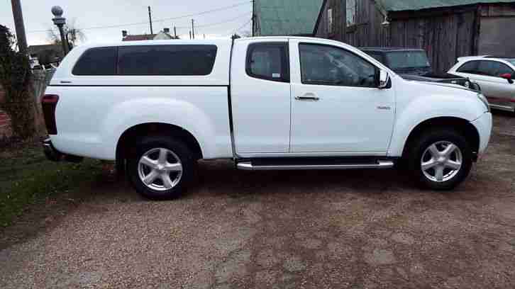 ISUZU D-MAX YUCON VISION EXTENDED CAB 2016 REG VERY MINOR DAMAGED SALVAGE DRIVES