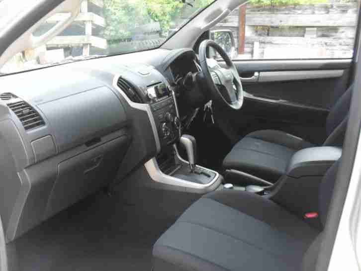 ISUZU D-MAX YUKON D/C TWIN TURBO AUTO DIESEL 2015/15 VERY LIGHT DAMAGED SALVAGE